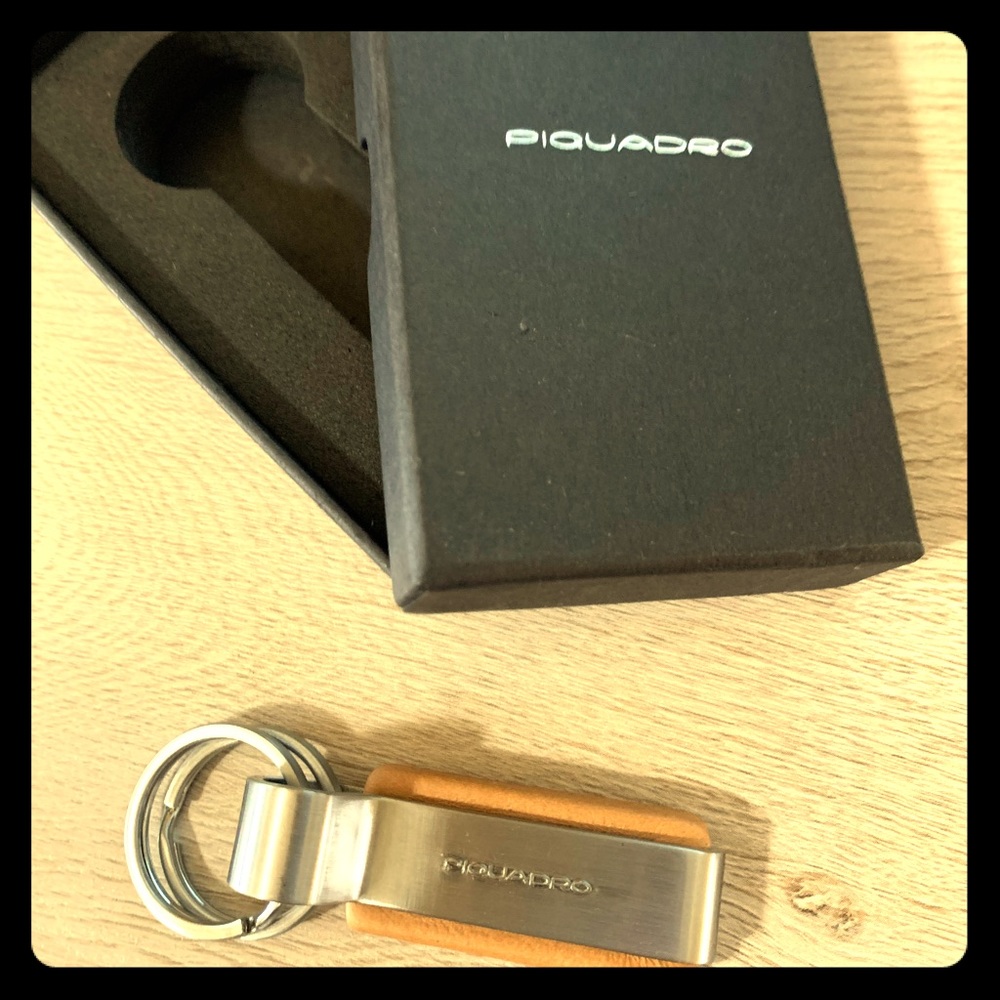 Piquadro sterling silver and leather key chain